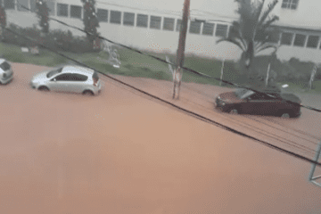 Temporal deixa Centro de São Domingos do Prata alagado nessa terça-feira (8)