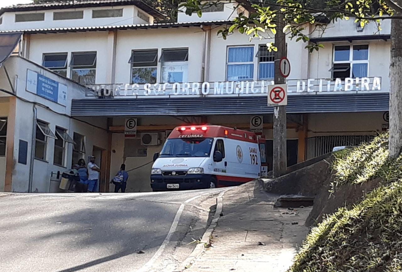 Homem é resgatado após cair em canal da avenida integração