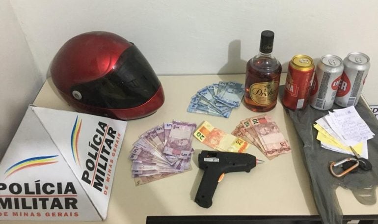 Suspeitos assaltam pizzaria com pistola de cola quente e são presos