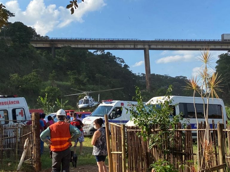 PRF fecha rodovia em trecho de acidente que matou 14 pessoas