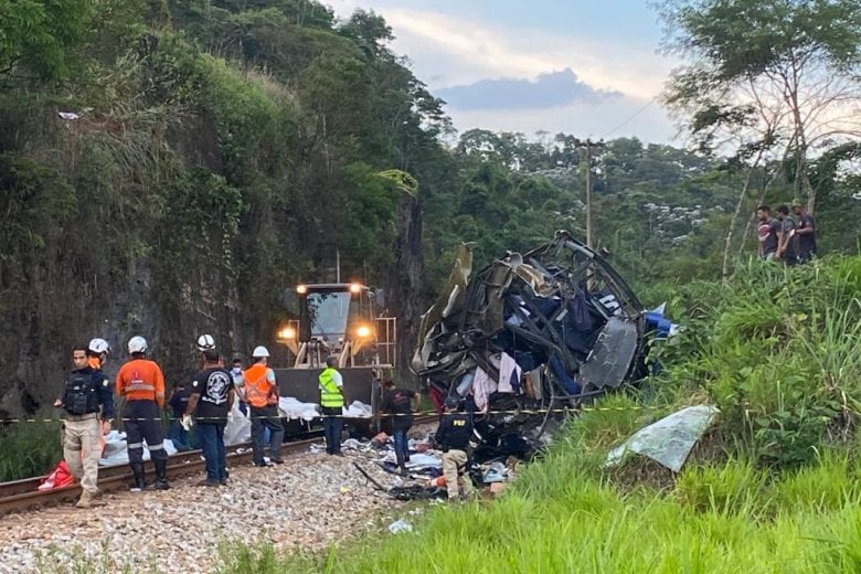 Sobe para 16 o número de mortos em acidente em João Monlevade