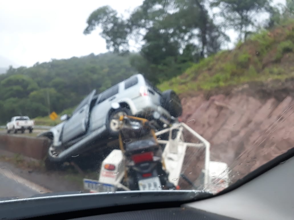 BR-381: acidentes deixam o trânsito lento na tarde desta quarta (9)