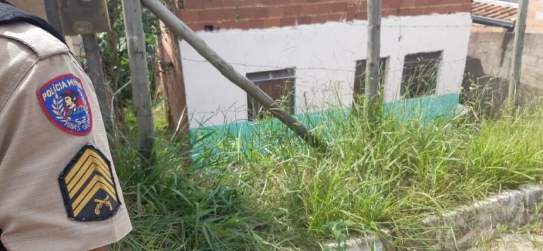 Mulher é encontrada morta em residência no Gabiroba