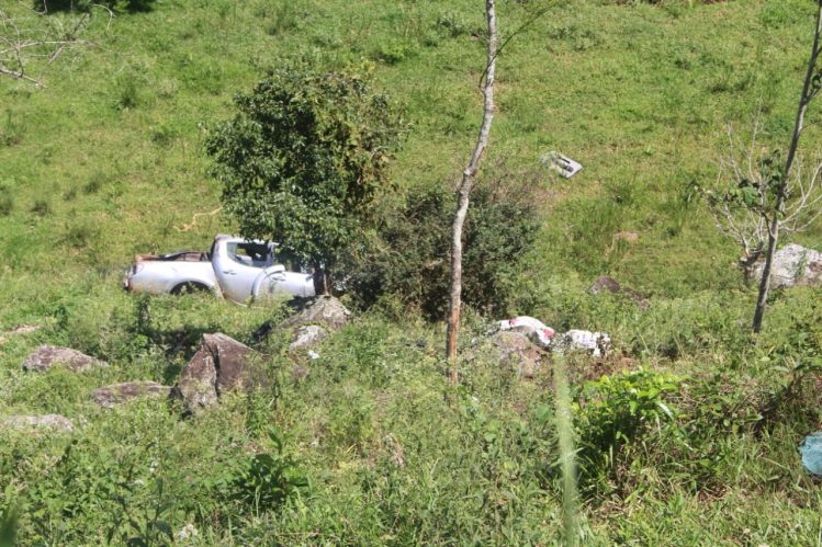 Homem morre após capotar caminhonete em Santa Maria de Itabira