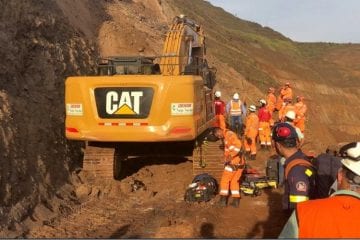 Queda de Talude sobre retroescavadeira deixa homem soterrado em Brumadinho
