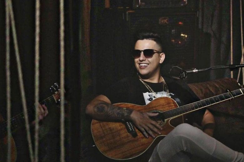 Cantor sertanejo famoso é preso em flagrante por tráfico de drogas e choca fãs