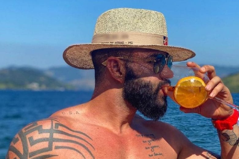 Gusttavo lima assume que trocou os filhos pela farra e gera revolta entre os fãs