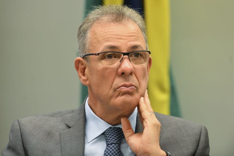 Ministro quer aprovação do novo marco regulatório do gás este ano