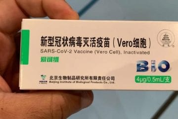 Camelôs vendem vacina falsa contra a Covid-19 por R$50