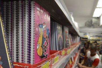 Procon encontra diferença de até 173% em listas de material escolar