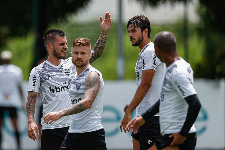 Com esperanças de título renovadas, Atlético visita Bragantino pela Série A