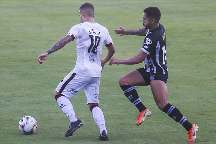 Figueirense vence Brasil-RS, deixa degola da Série B e rebaixa o Oeste