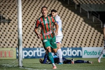 Sampaio vence, afunda Paraná na degola e ainda sonha com acesso na Série B