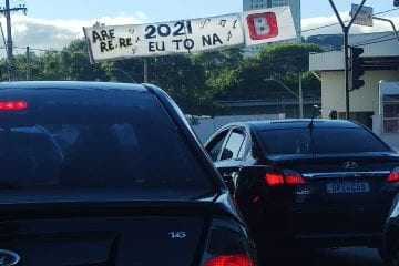 Faixas em Belo Horizonte zoam fracasso do Cruzeiro na Série B