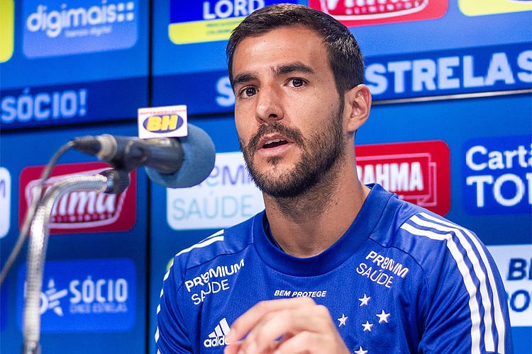 Cáceres lamenta fracasso do Cruzeiro e vê fim da Série B como preparação