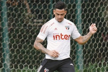 Luciano treina e deve reforçar o São Paulo contra o Inter pelo Brasileiro