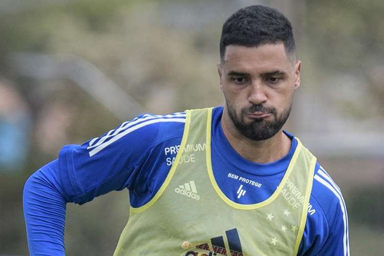 Giovanni dispara contra diretoria do Cruzeiro: ‘Fui marginalizado’