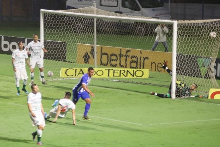 Avaí derrota o Juventude e segue com chances de acesso na Série B