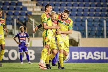 Sampaio Corrêa bate o Confiança e mantém chances de acesso na Série B