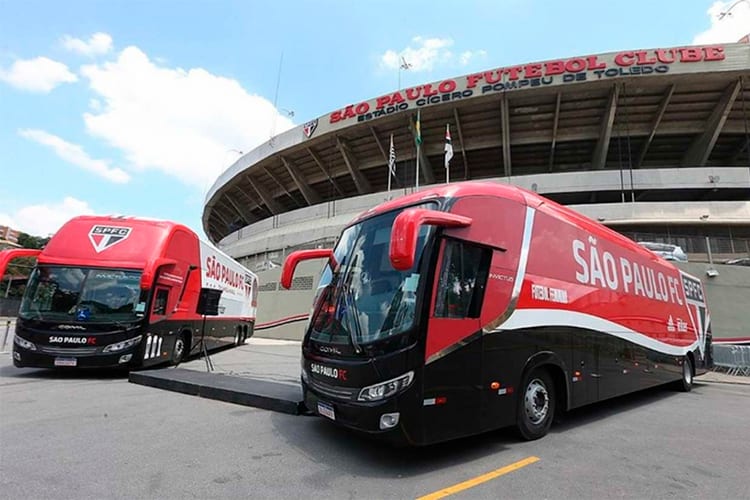 Ônibus do São Paulo é atacado durante trajeto rumo ao Morumbi