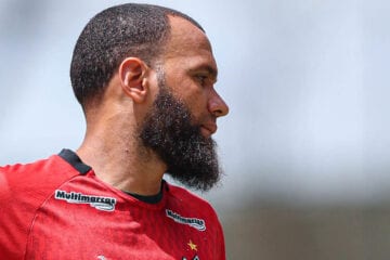 Esposa de Everson rebate críticas sobre desempenho do goleiro no Atlético