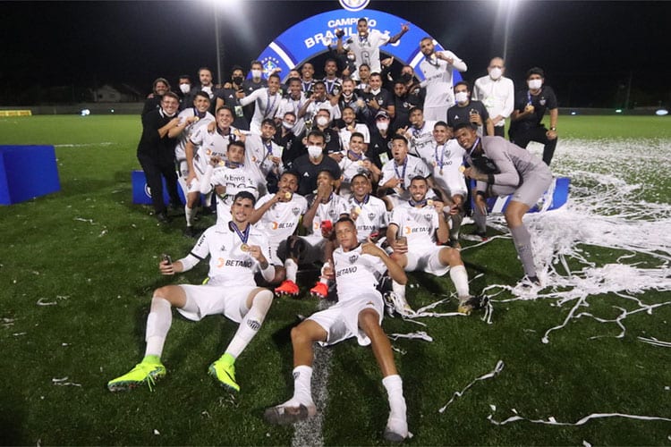 Chávare vê campeões do sub-20 prontos para o profissional do Atlético