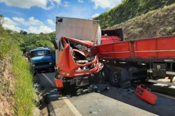 Acidente deixa um morto e interdita rodovia de Itabira à Nova Era