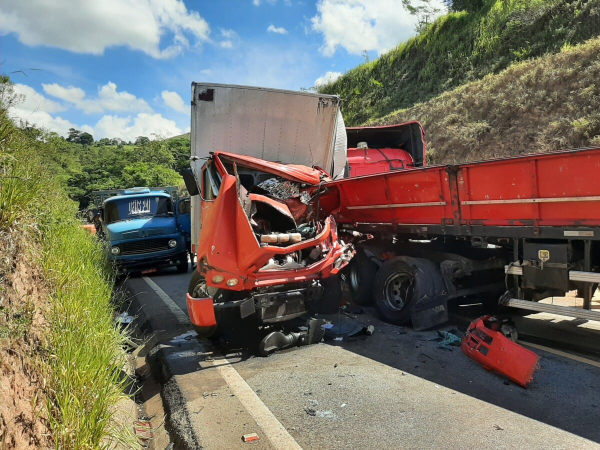 Acidente deixa um morto e interdita rodovia de Itabira à Nova Era