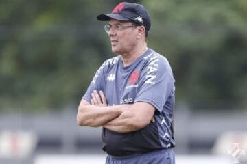 Em último teste antes de final, Palmeiras enfrenta Vasco e revê Luxemburgo
