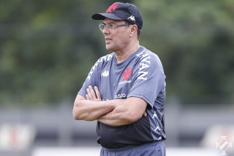 Em último teste antes de final, Palmeiras enfrenta Vasco e revê Luxemburgo