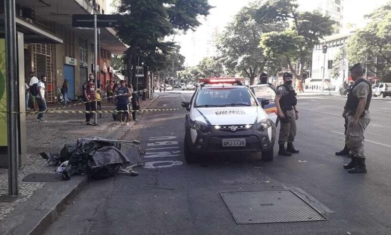 Corpo de homem morto é encontrado em carrinho de supermercado em Belo Horizonte