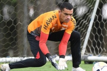 Athletico-PR enfrenta Ceará por vaga no grupo da Sul-Americana