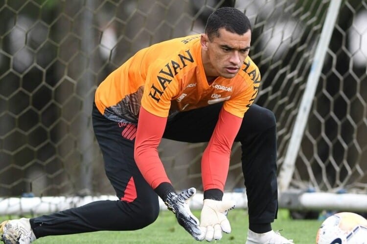 Athletico-PR enfrenta Ceará por vaga no grupo da Sul-Americana