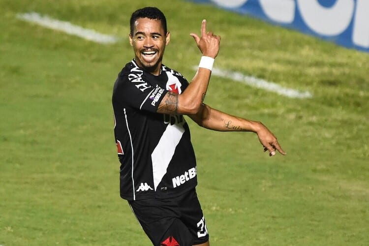 Vasco faz confronto direto com o Bahia disposto a se distanciar da degola