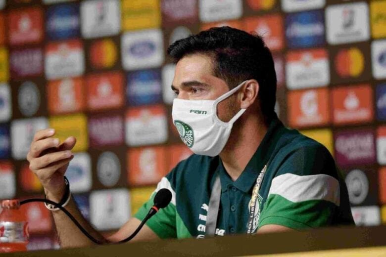 Na final da Libertadores, Abel Ferreira diz que ‘verdadeiros heróis’ são os que lutam pela vida na pandemia