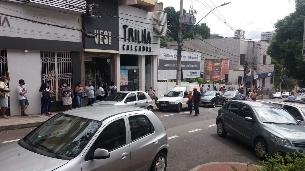 Apesar da autuação, filas entorno da Caixa voltam a se formar