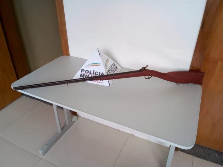 PM apreende arma de fogo utilizada em homicídio em São Gonçalo do Rio Abaixo