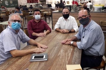 Dr. Laércio e Fabrício Lopes visitam comércio e entidades de classe em Monlevade