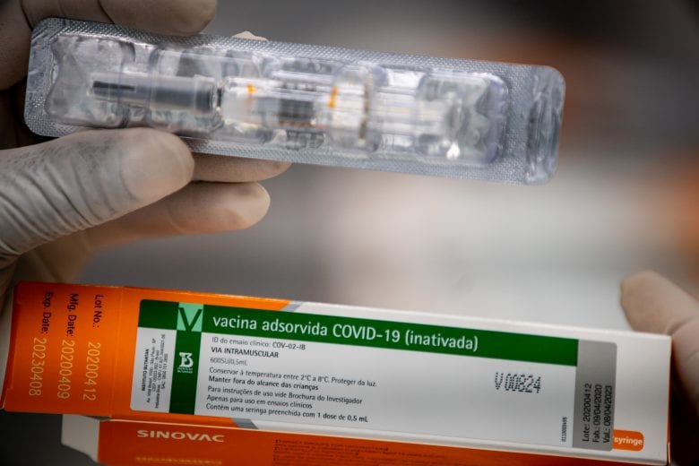 Medida Provisória permite aquisição de vacina sem licitação e antes de aval da Anvisa
