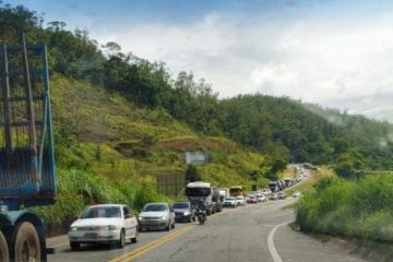 Volta do feriado com lentidão no trânsito na BR-381