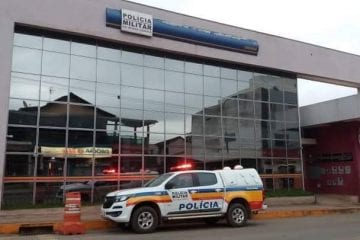 Criminosos arrastam moça pelo cabelo e espancam para roubar celular em Barão
