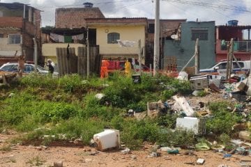 Corpo é resgatado pelos bombeiros no Córrego do Onça em BH