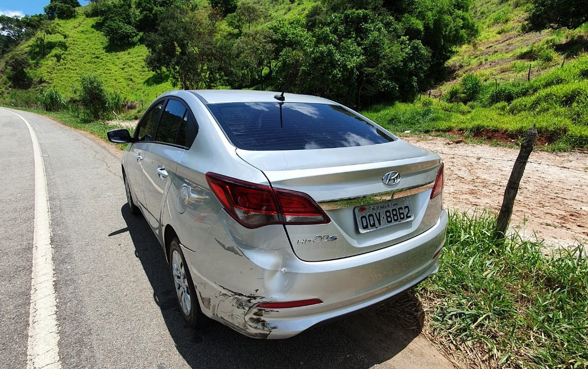 Motociclista fica ferido em colisão com carro na MGC-120