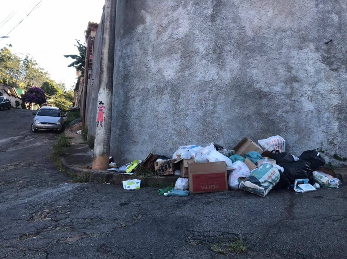 Readequação na Itaurb deixa lixos e entulhos acumulados pela cidade