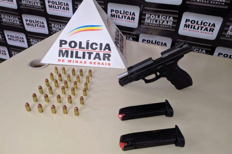 Polícia Militar prende homem com arma ilegal dentro de casa em Monlevade