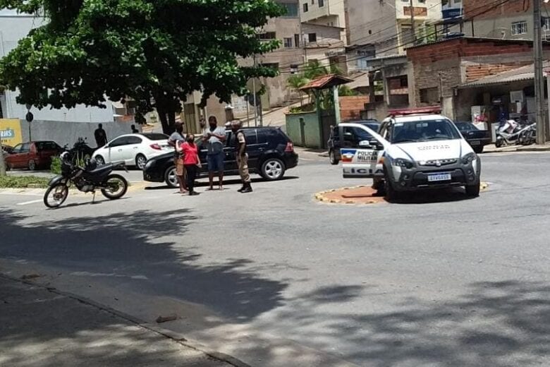 Mulher fica ferida em acidente na rotatória da Osório Sampaio