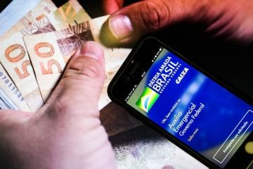 Auxílio emergencial: Caixa libera saque para nascidos em agosto