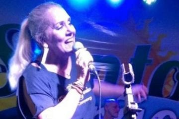 Cantora sertaneja é escorraçada e processada após espalhar fake news sobre Caetano Veloso