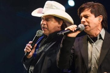 Após barraco com Leonardo, Chitãozinho e Xororó lamentam dura perda de amigo para a Covid-19