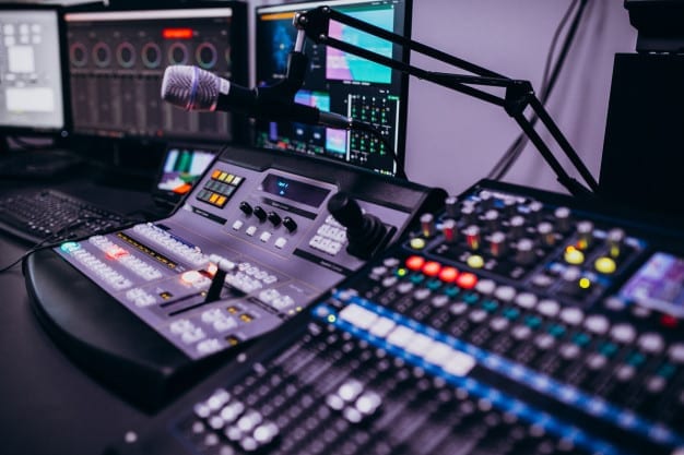 Novo dominical da Caraça, Febre de Bola, promete agitar as tardes do rádio